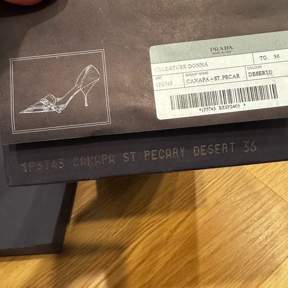 Prada Women's Beige Leather Heels - Picture 4 of 6